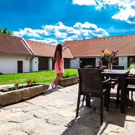 Residence Klazary U Zumberka - Terasove Apartmany Kamenna Exterior foto